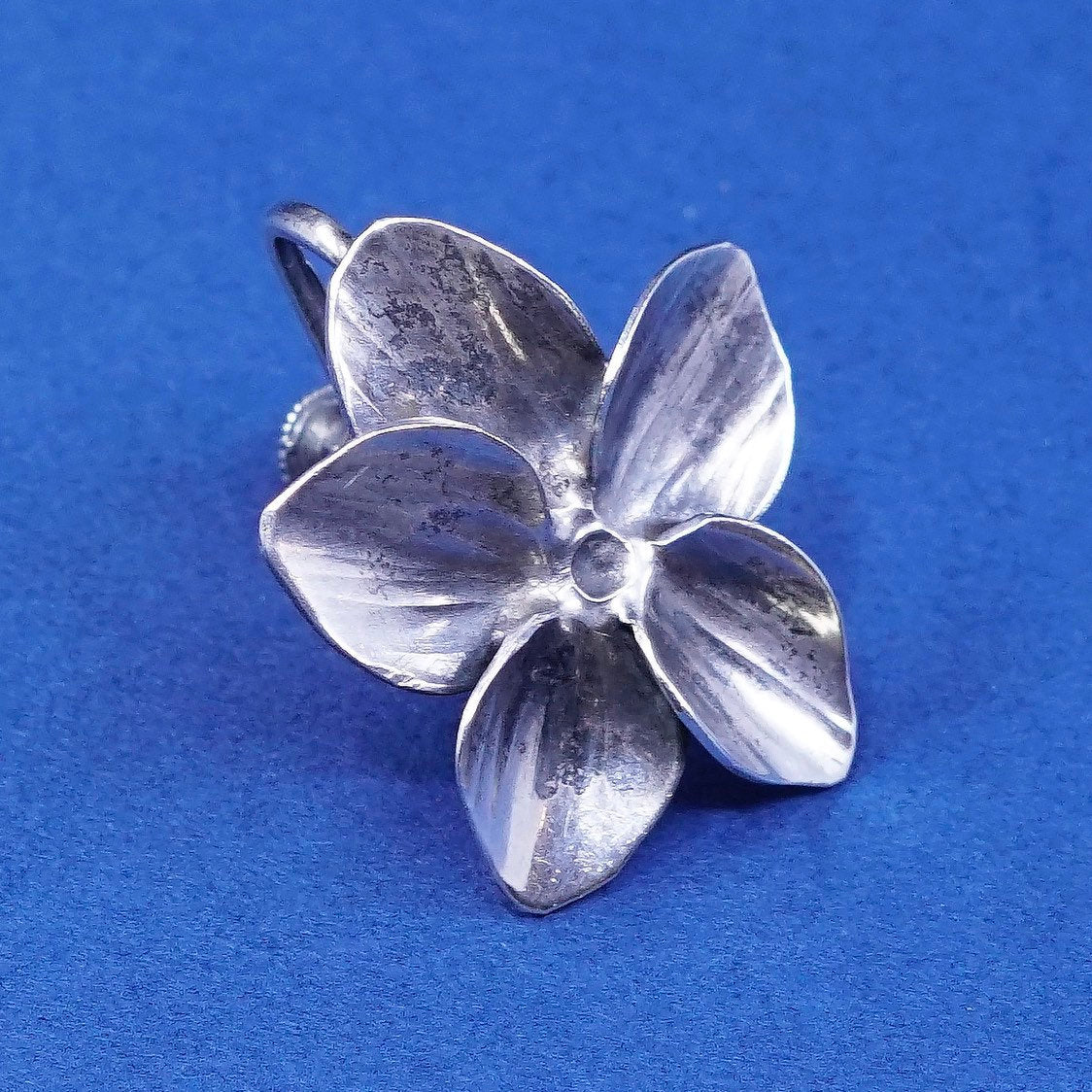 VTG NYE Sterling silver handmade earrings, 925 screw back flower