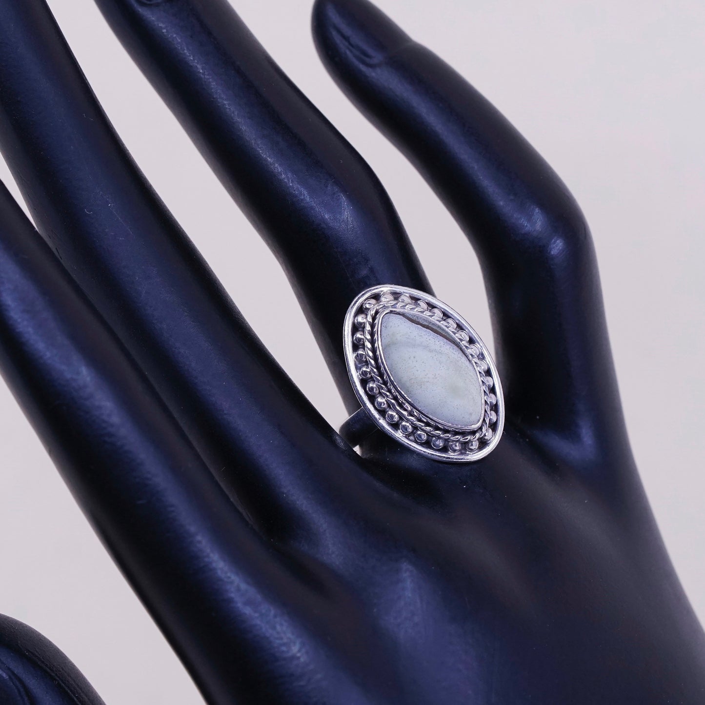 Size 7.5, vtg Southwestern sterling 925 silver handmade ring w/ agate N beads