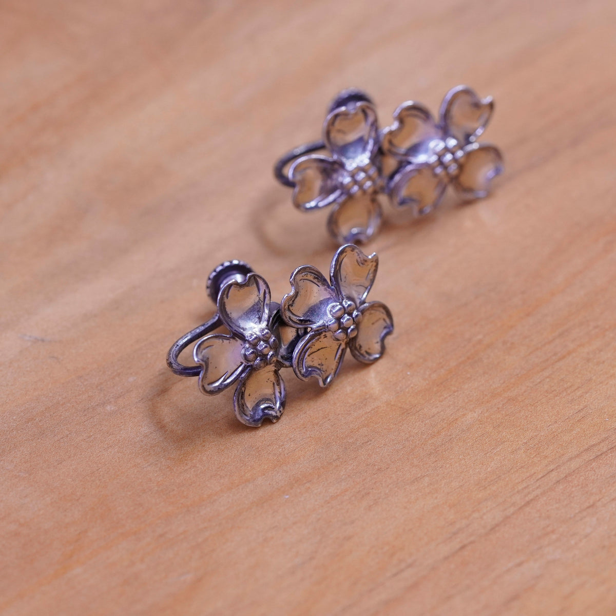 Vintage Sterling silver handmade earrings, 925 dogwood flower screw on