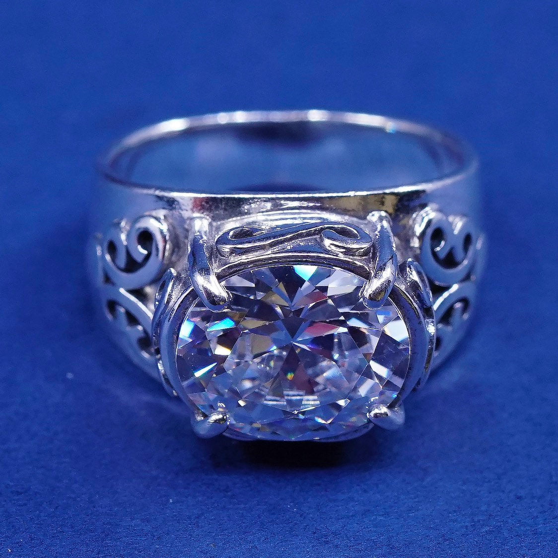 Size 8, vtg Sterling silver handmade ring, 925 cocktail ring w/ cz
