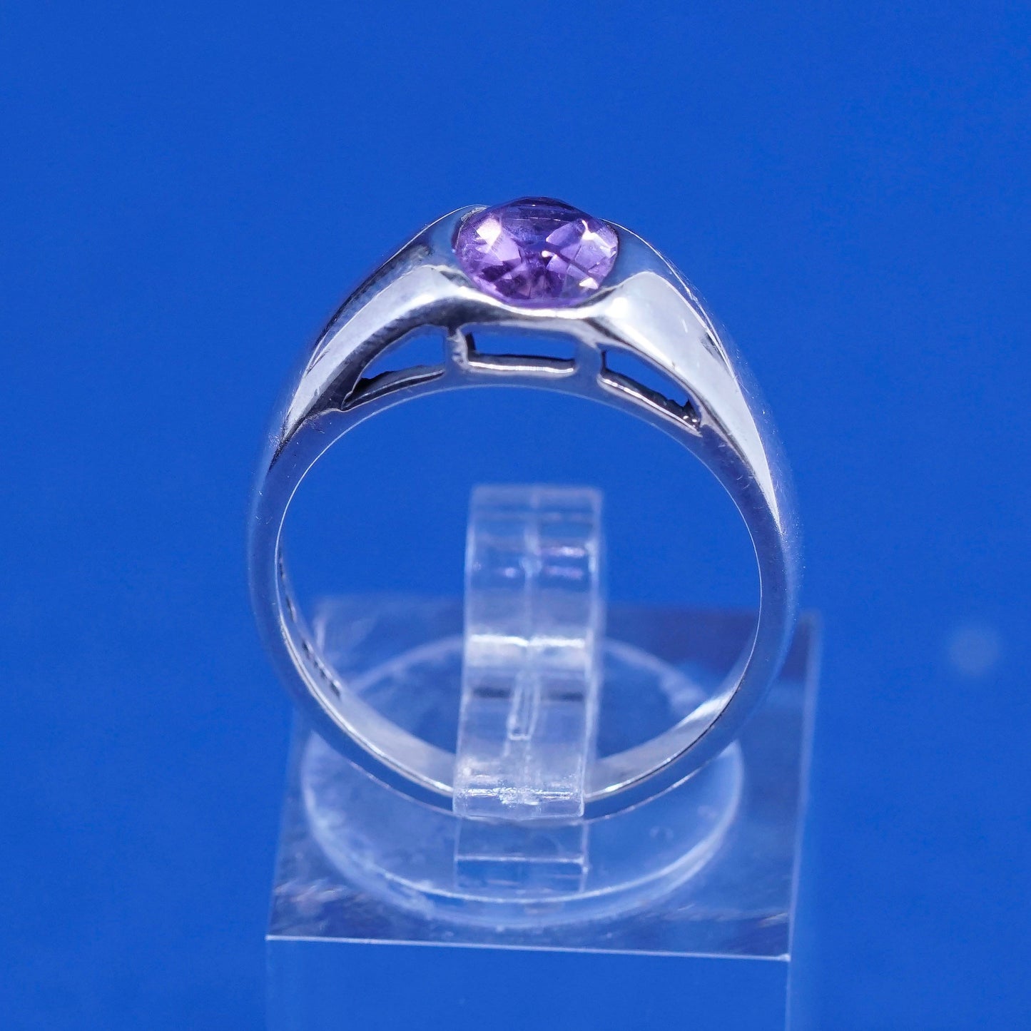 Size 7, vintage Sterling silver handmade ring, \ 925 band with amethyst