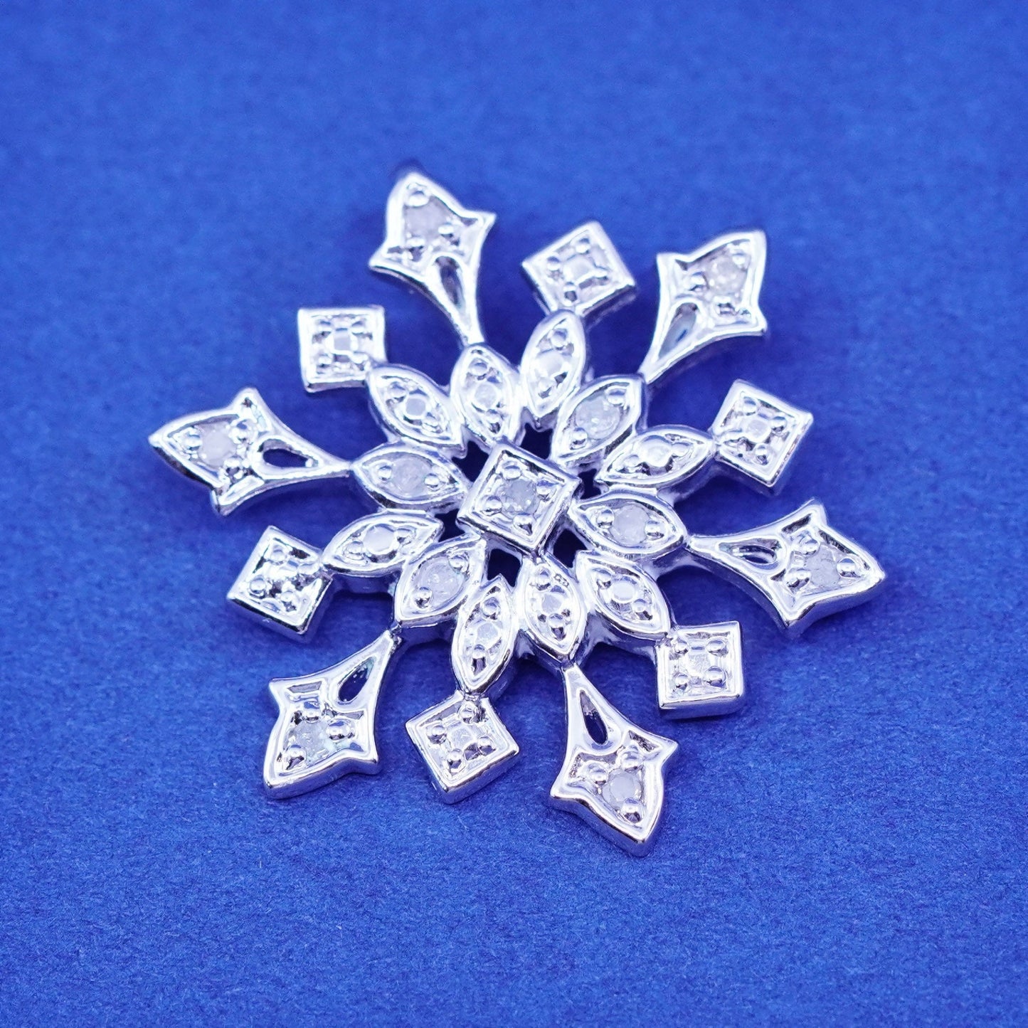 Vintage Sterling 925 silver snowflake pendant with genuine diamond