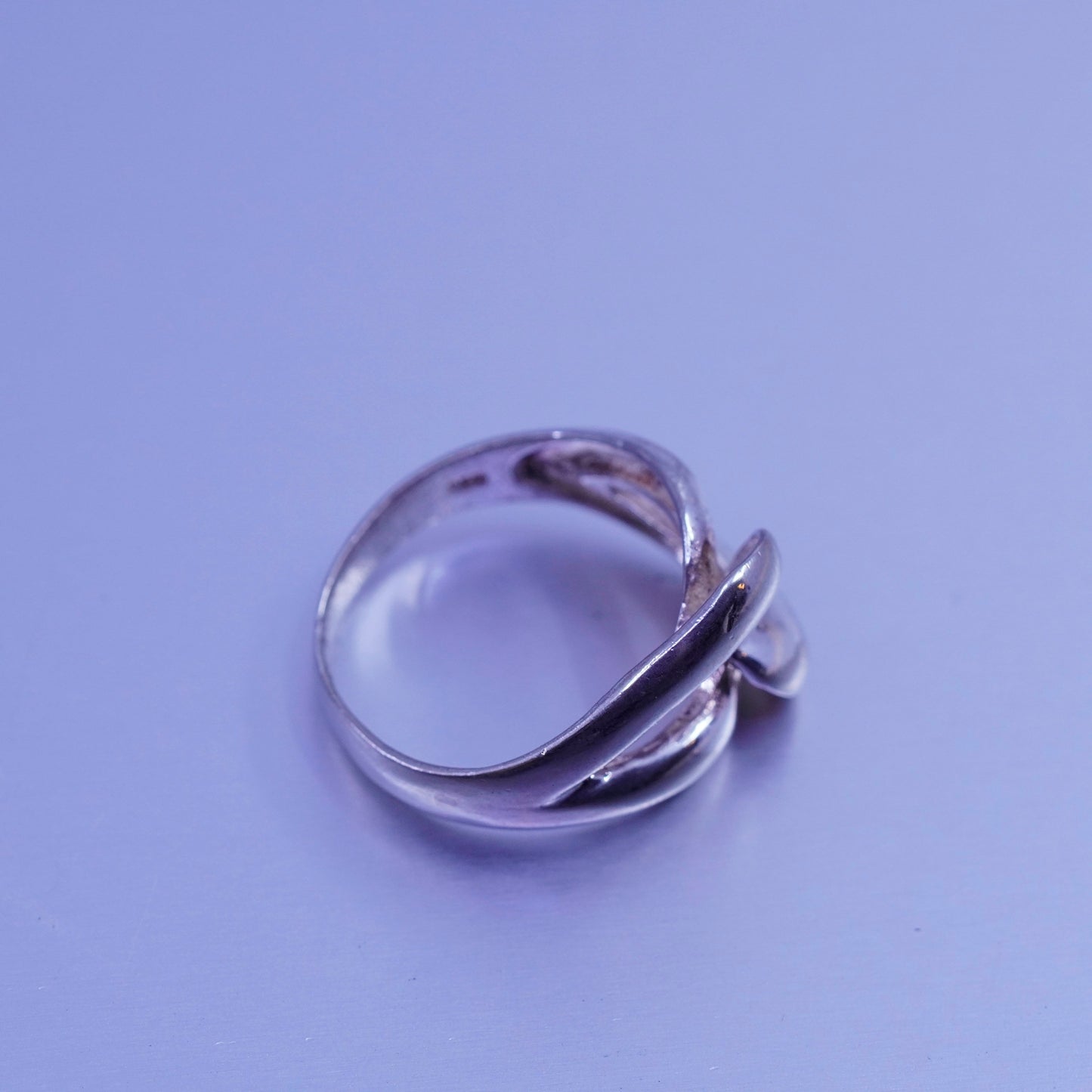 Size 7.5, vintage southwestern Sterling 925 silver entwined ring, band