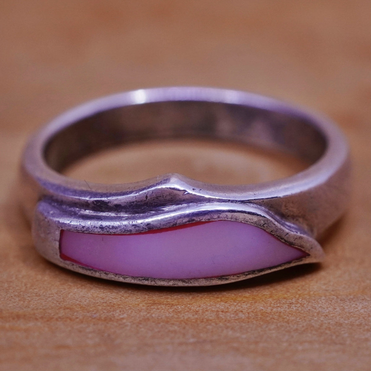 Size 8, vintage Sterling 925 silver handmade ring band w/ pink mother of pearl