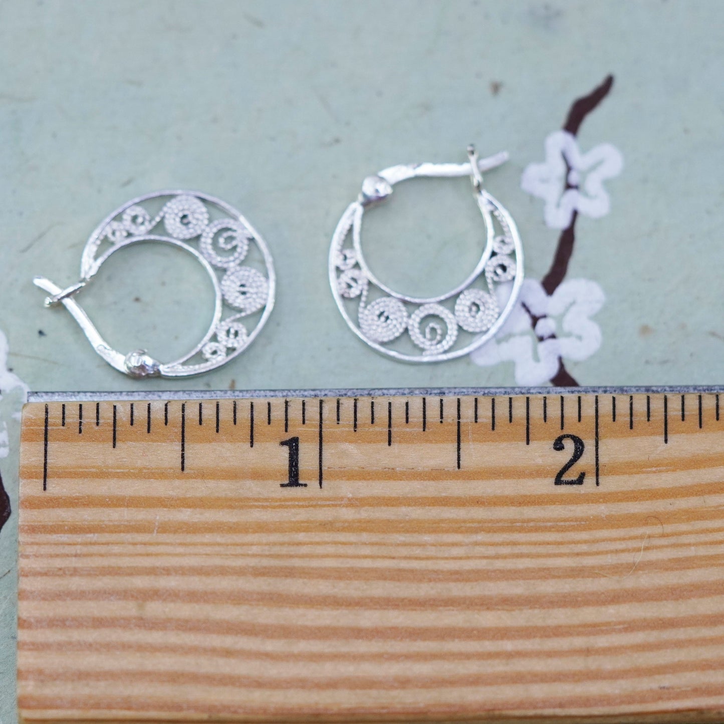 0.75”, Vintage sterling 925 silver filigree loop earrings, minimalist hoops