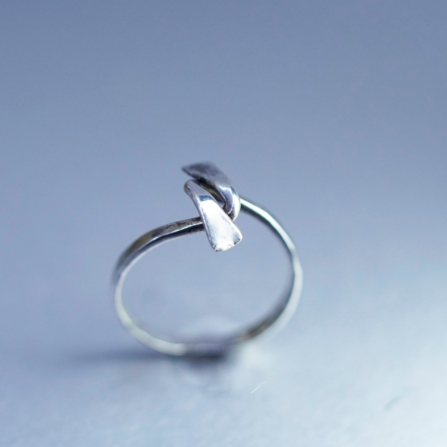 Size 4.5, vintage Sterling 925 silver handmade ring, knotted band