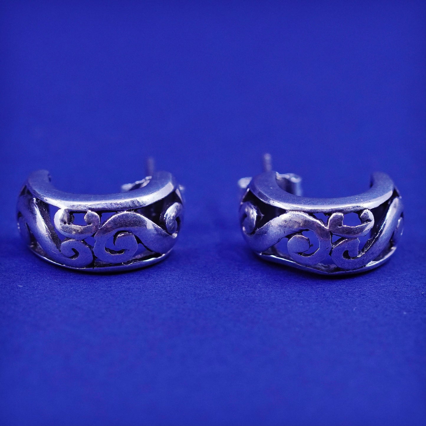0.5”, Vintage Sterling silver handmade earrings, 925 Huggie studs with filigree