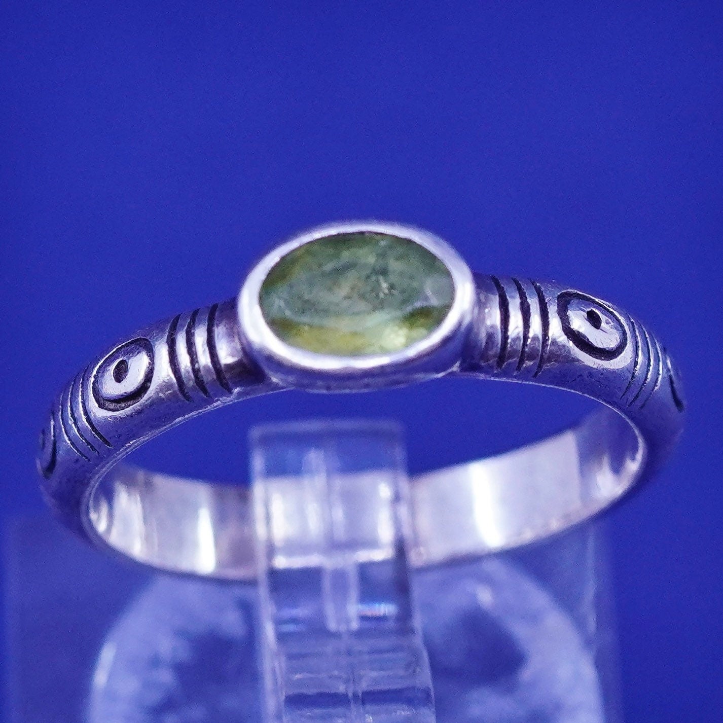 Size 6, vintage Sterling silver handmade ring, 925 stackable band with peridot