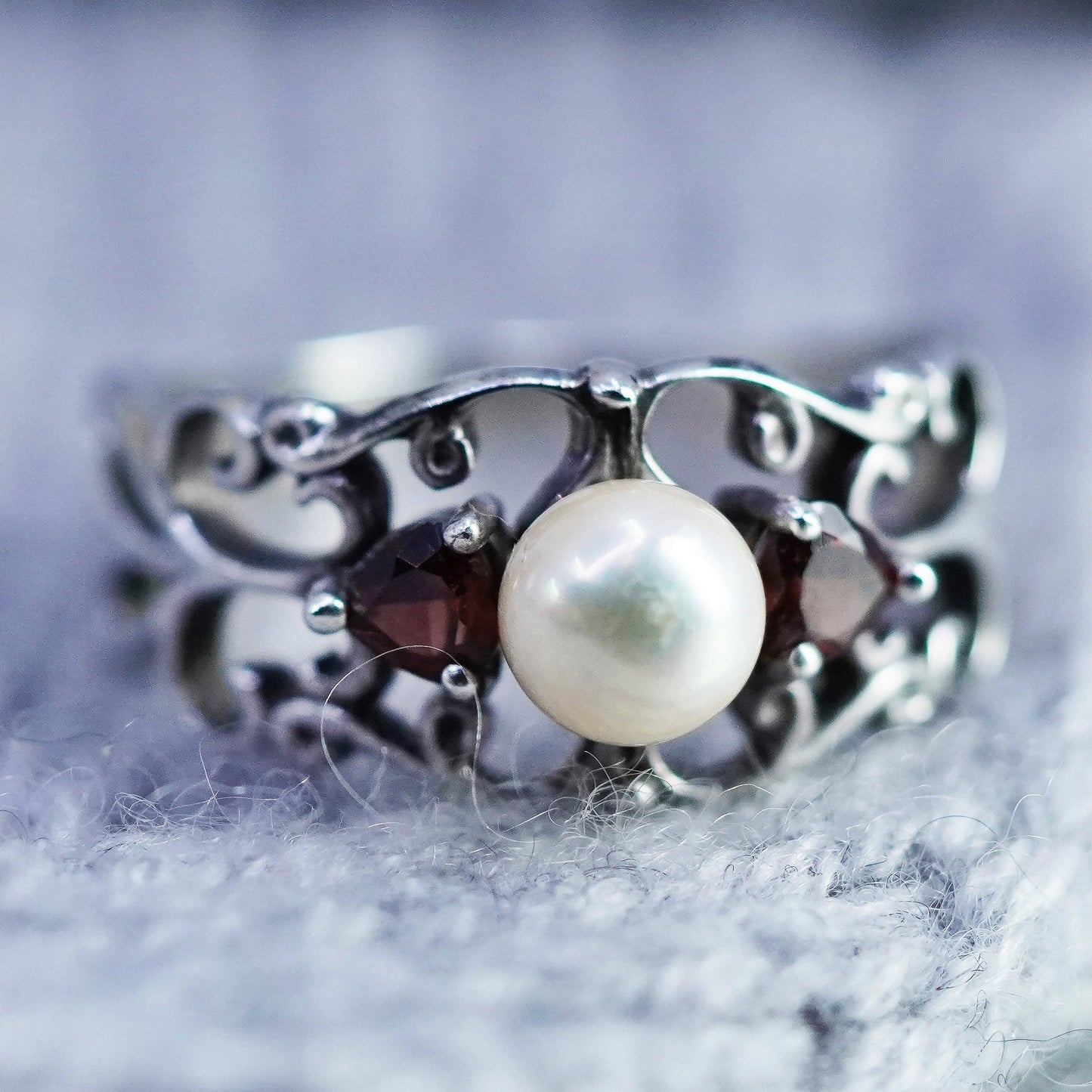 Size 9, vintage Sterling 925 silver handmade filigree band ring with ruby pearl