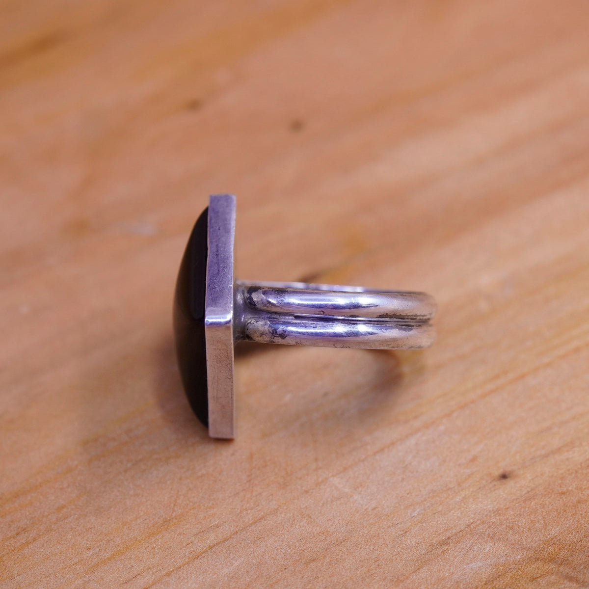 Size 7.25, vintage Sterling 925 silver handmade ring with square obsidian