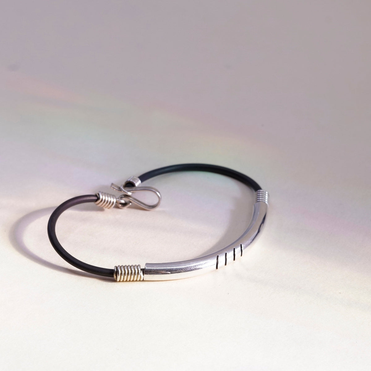 7.5”, Vintage black rubber chain with sterling 925 silver bar