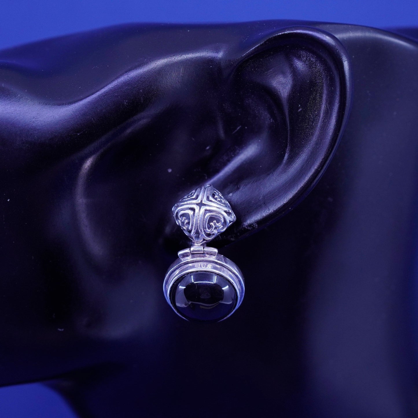 Vintage Sterling 925 Silver Handmade filigree Earrings with round onyx