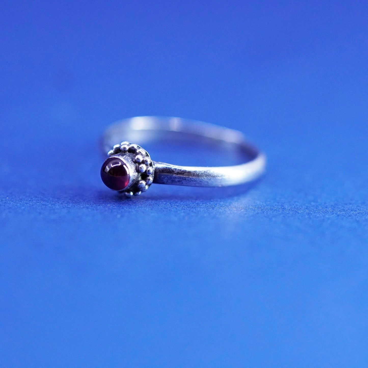 Size 6, vintage Sterling 925 silver handmade ring with garnet