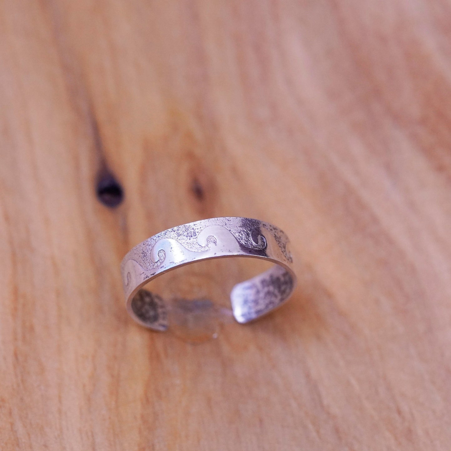 Size 8.5, vintage Sterling silver handmade ring, 925 wavy textured band