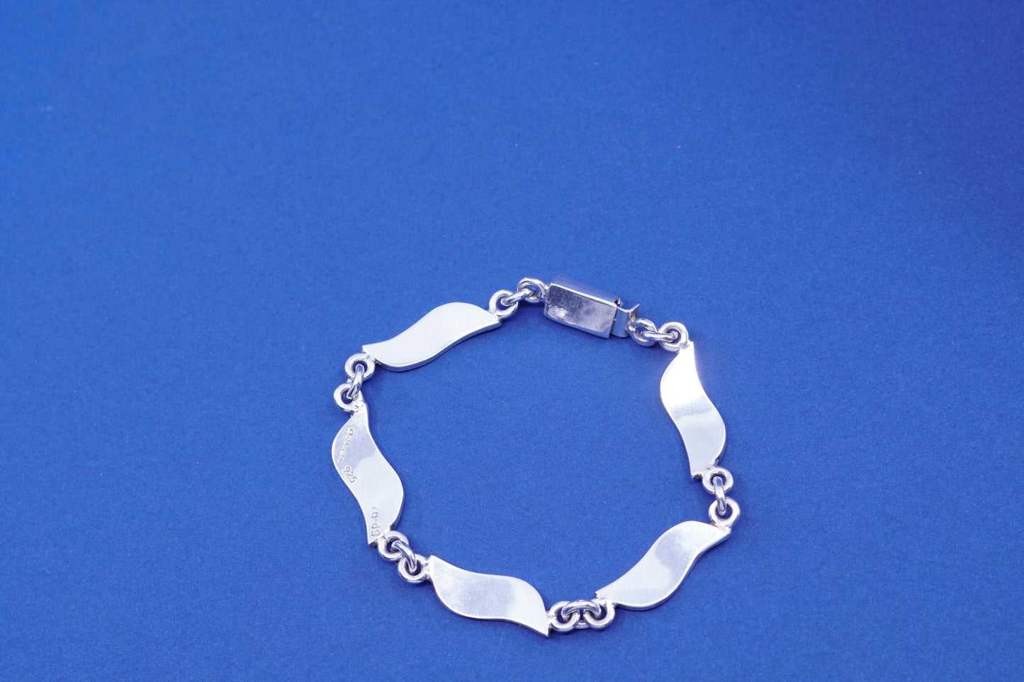 7”, vtg mexico Sterling silver handmade bracelet, 925 wavy link with red jasper