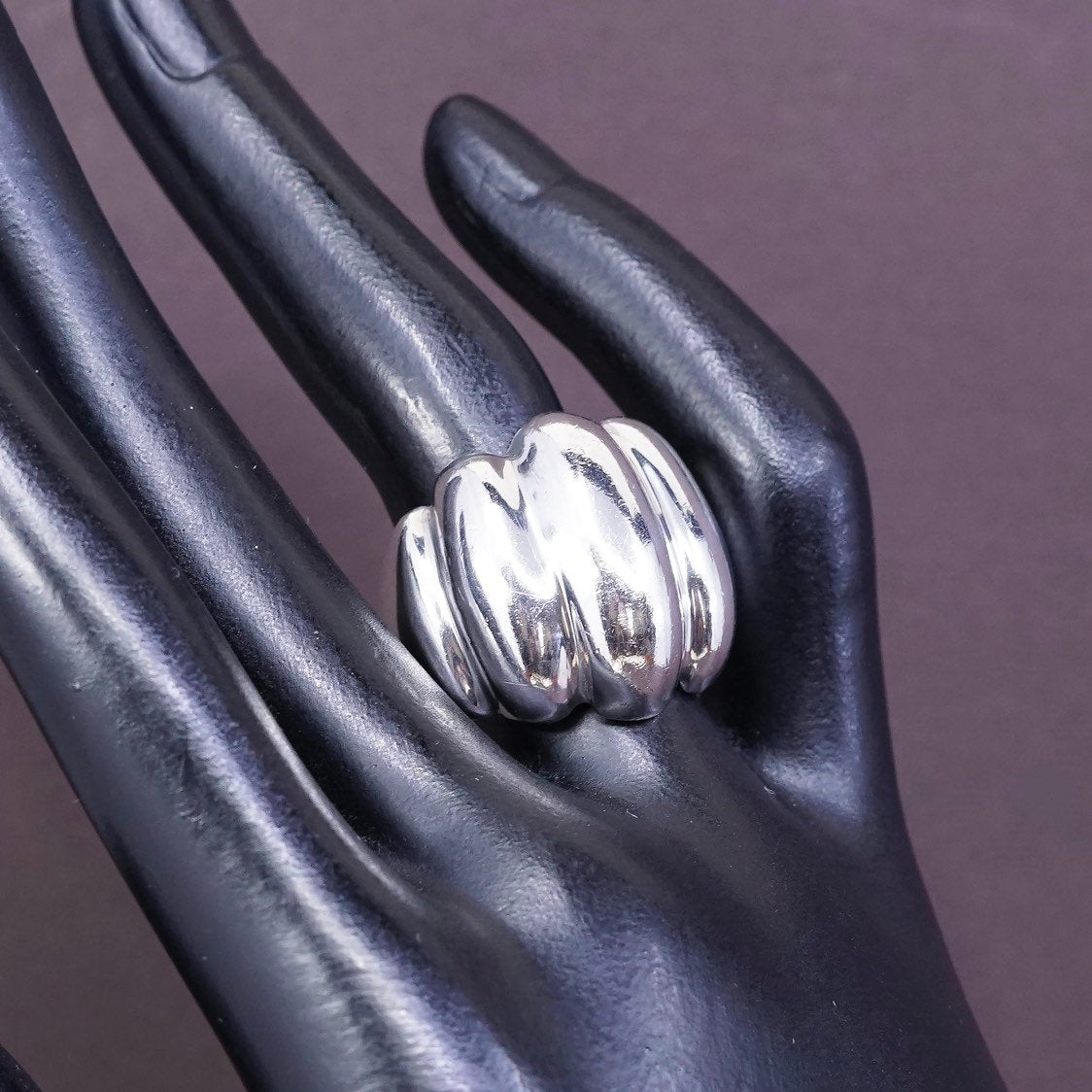 sz 7.25, vtg modern Sterling silver handmade ring, heavy 925 ribbed band